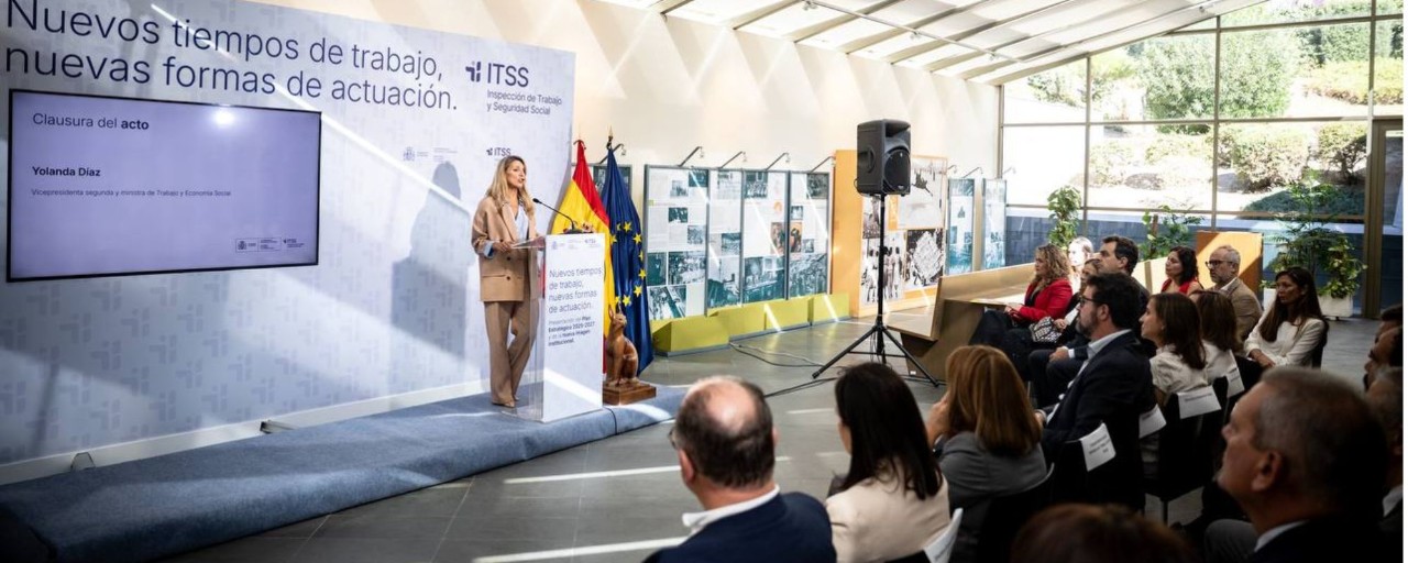 Acto presentació logo Ministra de Trabajo